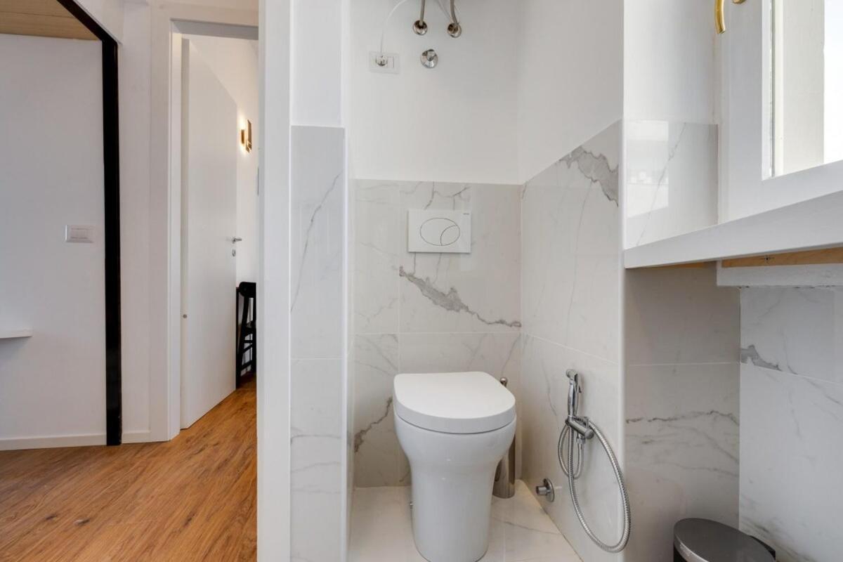 Homeby, Cozy Penthouse Apartment Milan Exterior photo